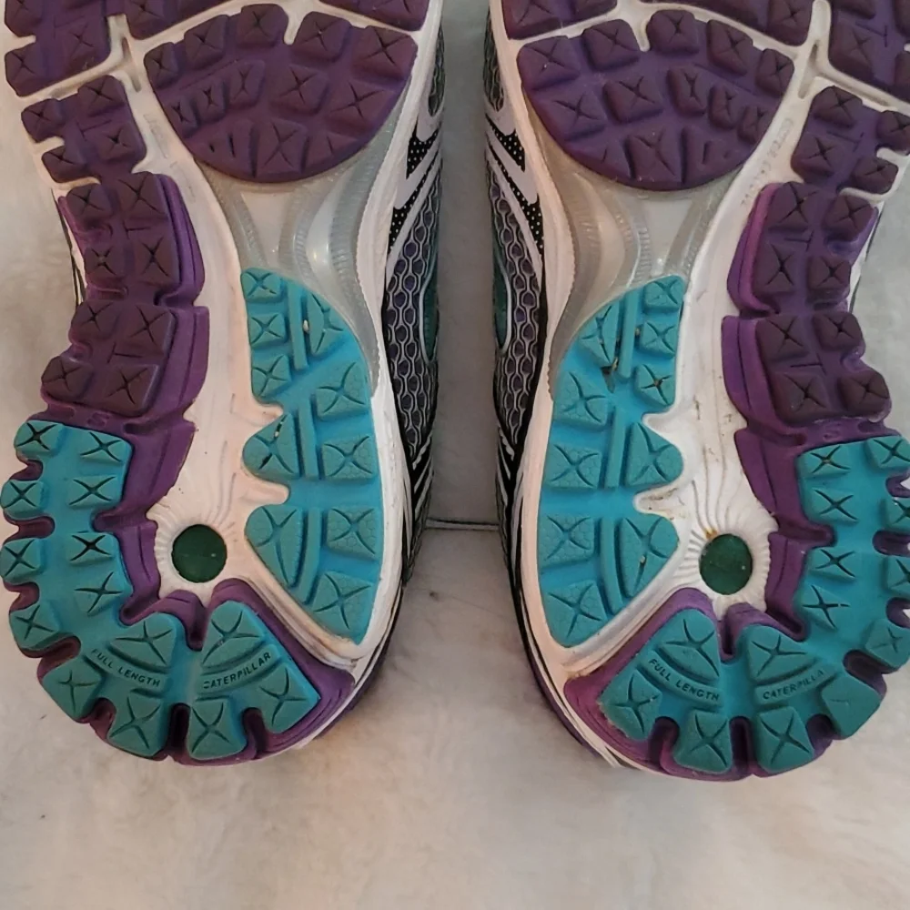 EUC Brooks GHOST running shoes Sz 6 Euro 6.5 - Picture 5 of 9